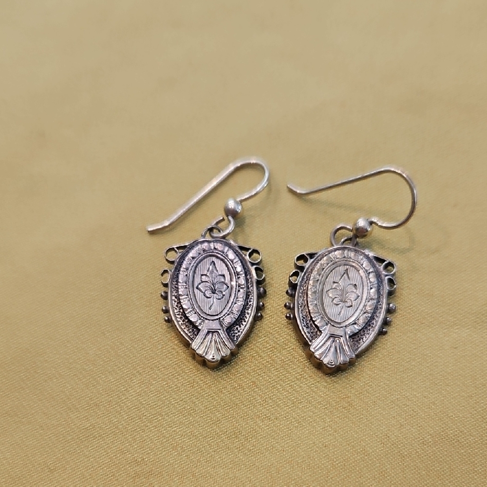 Vintage Fleur-De-Lis Earrings With a  Vintage or "Brass Ox" Finish